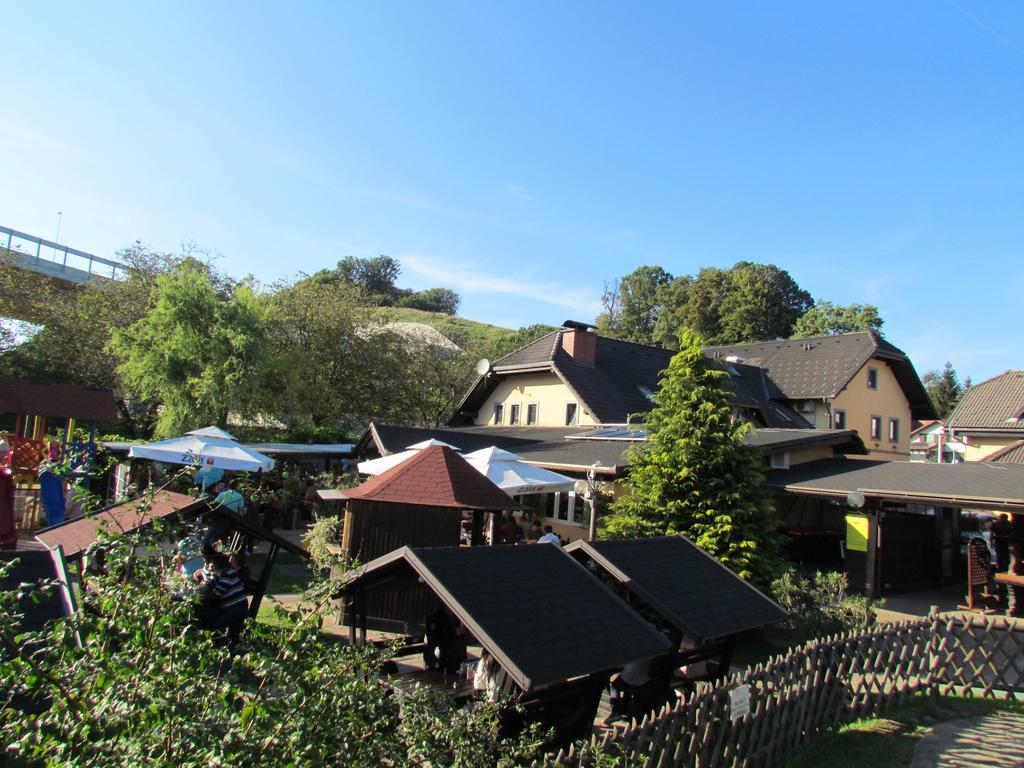 Gostinjska kuća Crni Baron Black Baron 3*