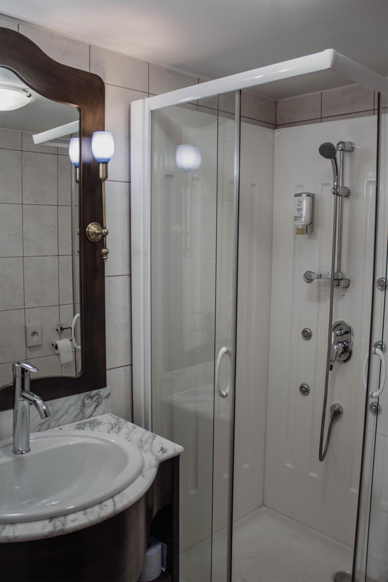 Crni Baron Black Baron 3* Maribor